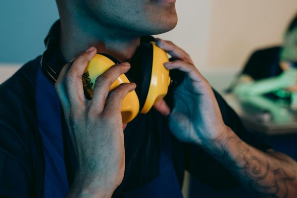 Aggiornamenti alle norme armonizzate sui DPI